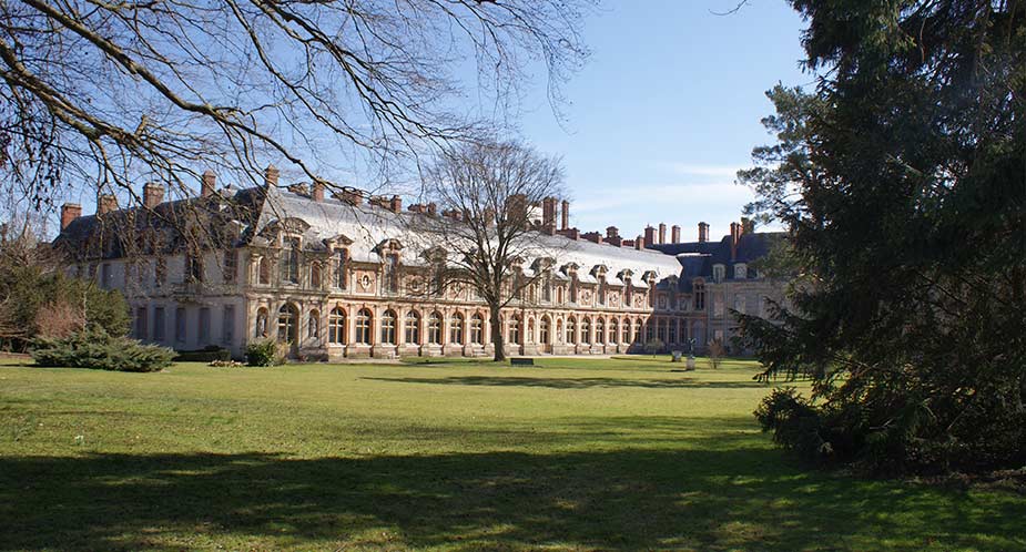 Autoroutes door Frankrijk, bezoek het kasteel bij de plaats Fontainebleau