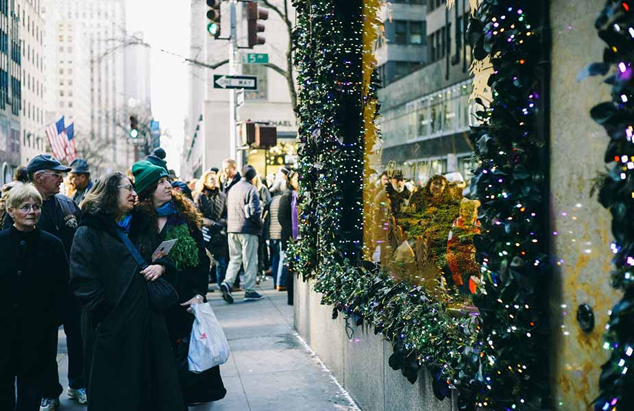 Kerst in New York met versierde etalages