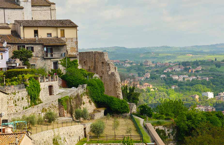 Het stadje Narni in Umbrie