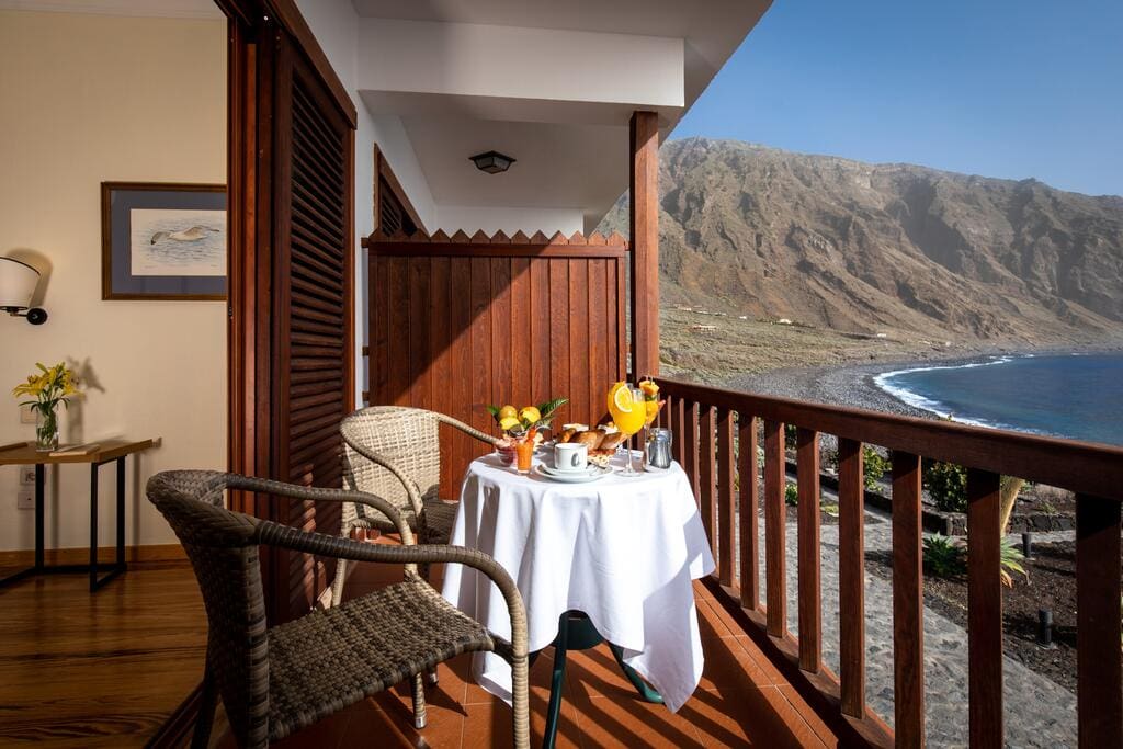 Balkon met uitzicht op zee bij de Parador op El HIerro