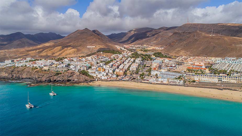 Zeker een van de mooiste stranden van de Canarische eilanden: Playa Jandia in het zuiden van Fuerteventura