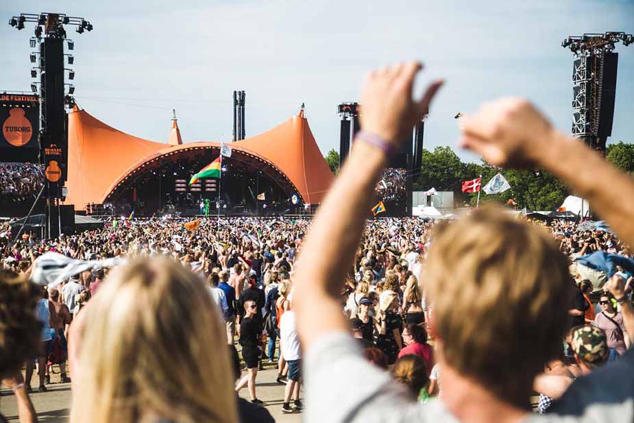 Podium bij Roskilde Festival, een van de leukste festival in Europa 2023