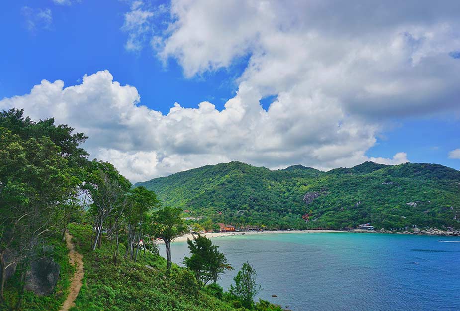 Een baai op het eiland van Koh Phangan in Thailand