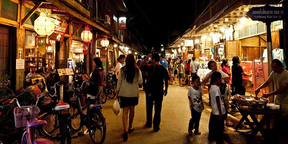 Struinen op de night markt in Loei