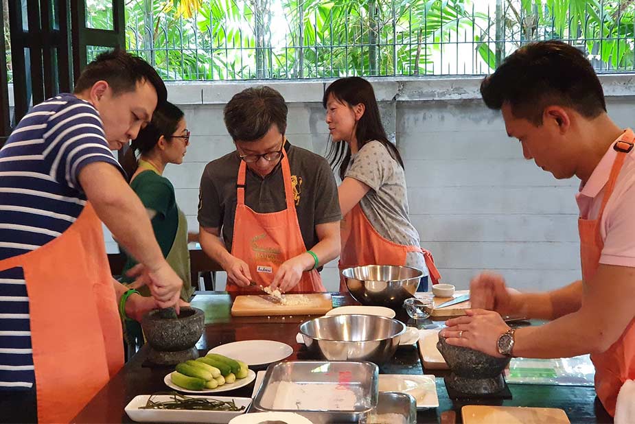 Doen in Bangkok, samen Thaise gerechten leren maken