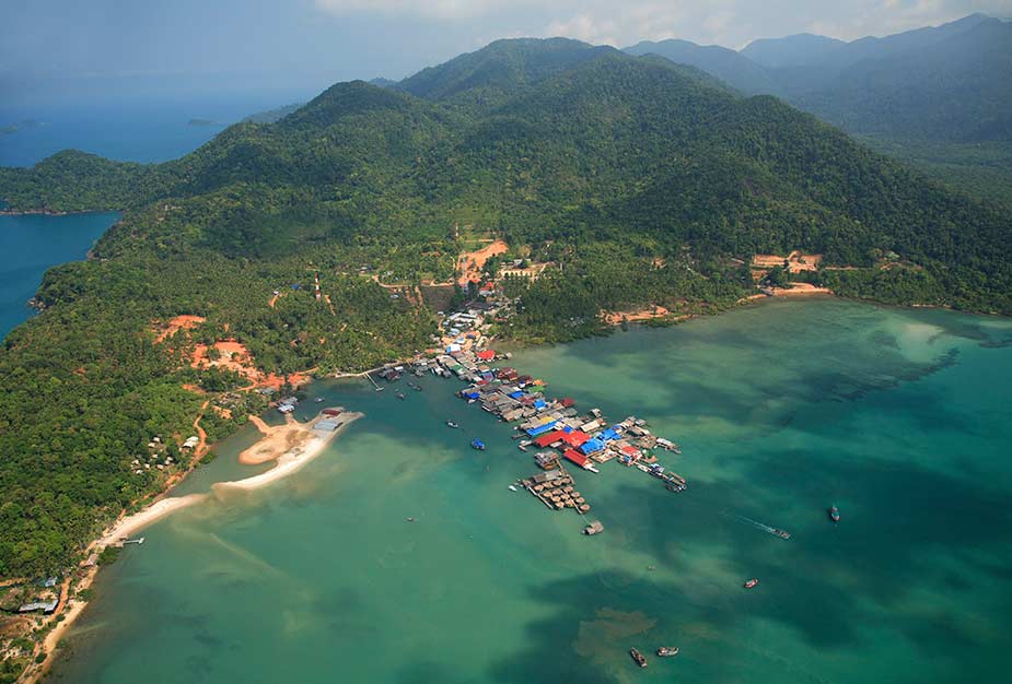 Vissersdorp op het eiland Koh Chang In Thailand