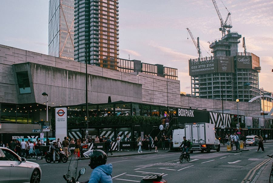 Boxpark in Londen, leuk om te doen tijdens een reis naar Londen