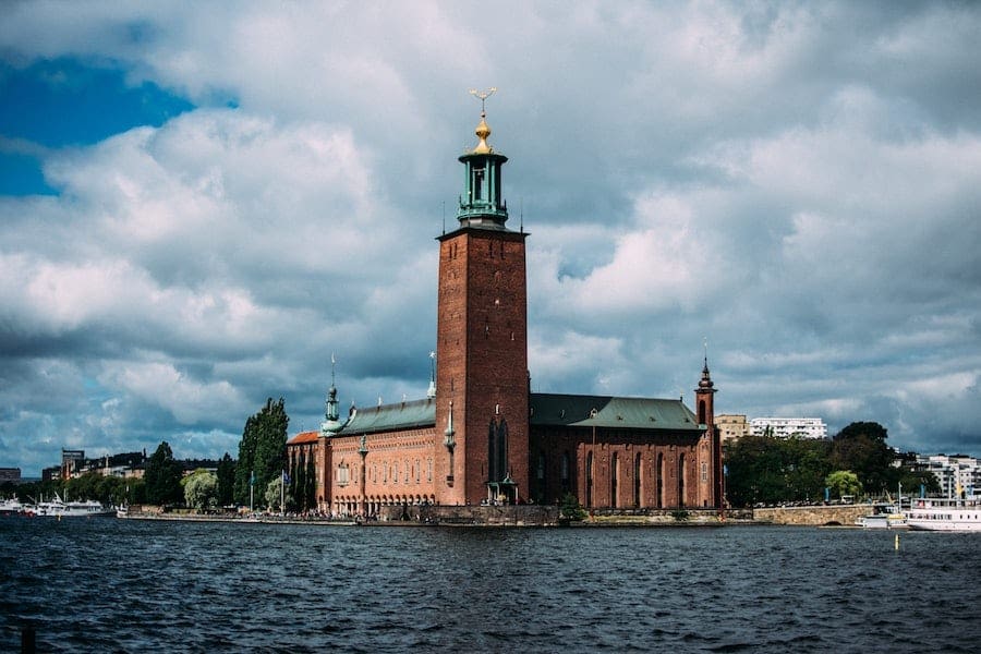 Het Stadhuis aan het water en genieten van het uitzicht vanaf de toren