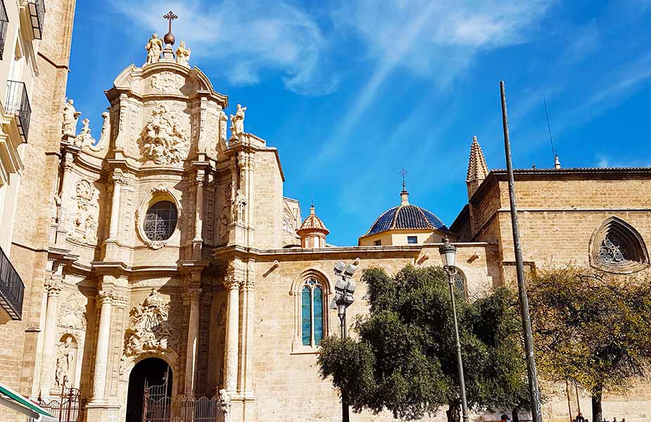 De mooie kathedraal de Santa Maria in Valencia