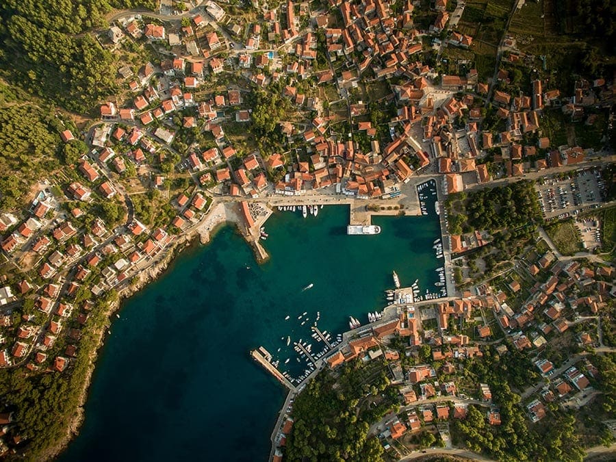 jelsa aan de kroatische kust