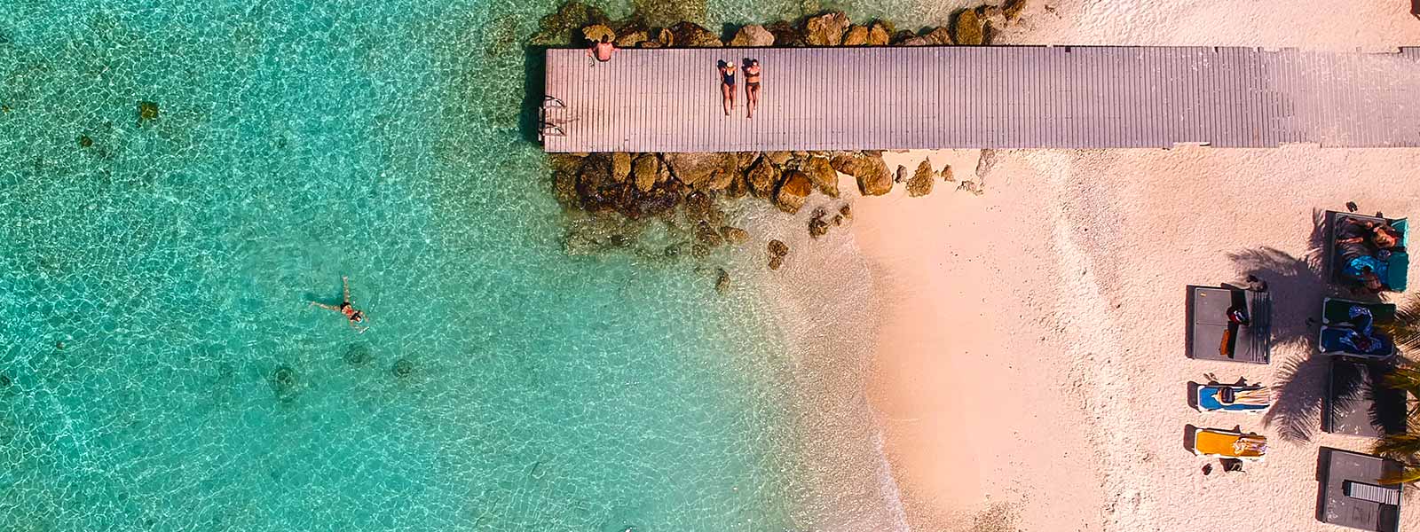 Helder water en strand bij Playa Porto Marie op Curacao