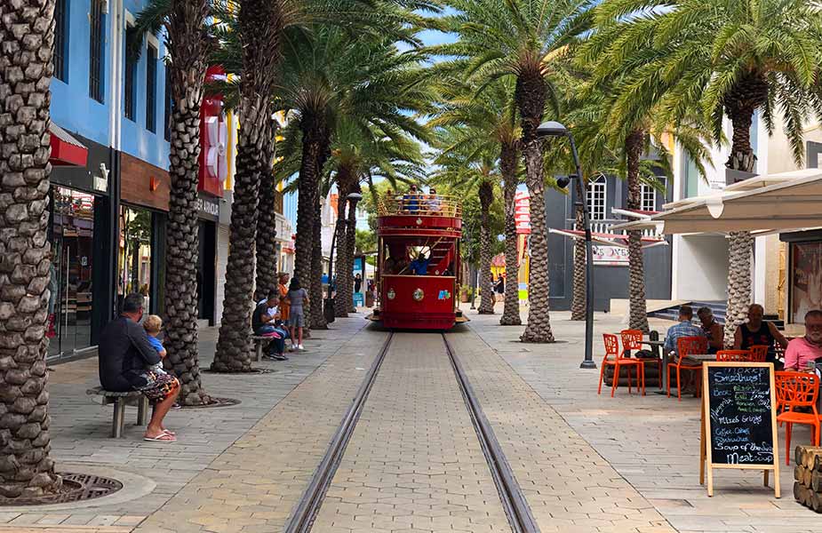 Tram in Oranjestad op Aruba