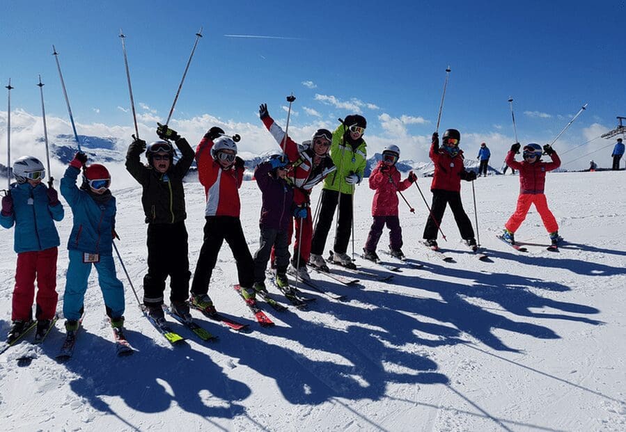 Groepsfoto met skiklasje