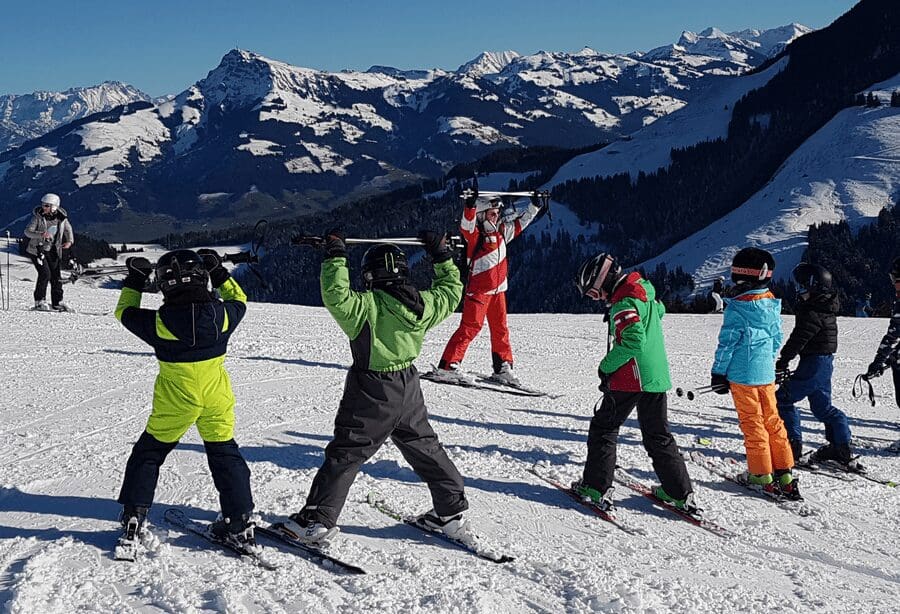 Het leven van een skileraar: ski-les geven