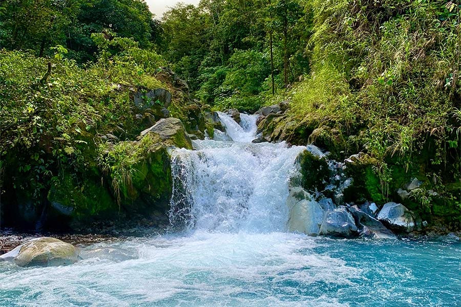 Waterval in de natuur van Costa Rica