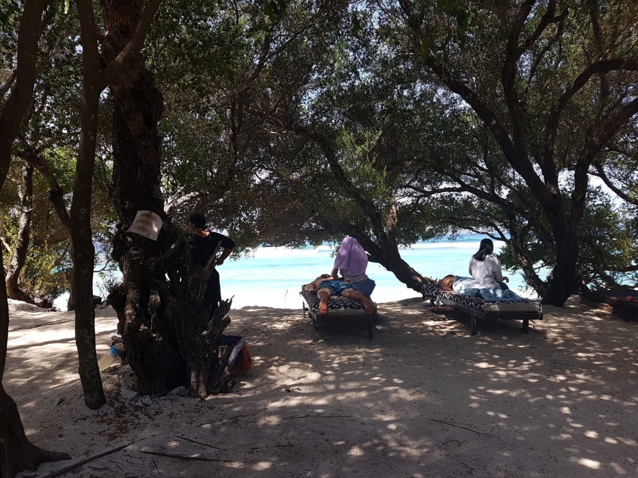 Neem een massage op het strand tijdens jouw 5 dagen op de Gili-eilanden