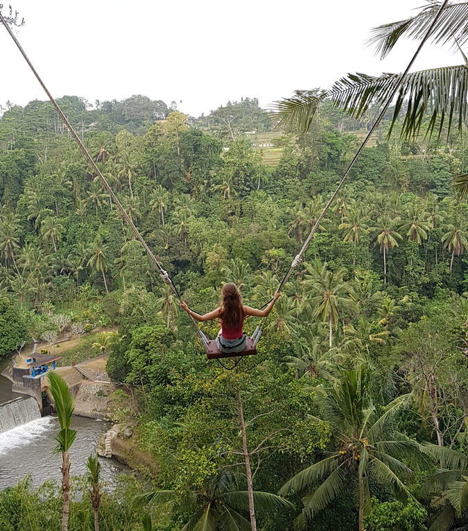 Schommelen, een leuke activiteit als je 5 dagen in Ubud bent!