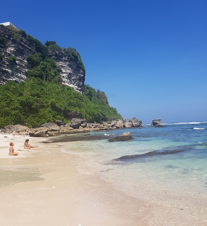 Bezoek Suluban Beach tijdens jouw 3 dagen in Uluwatu