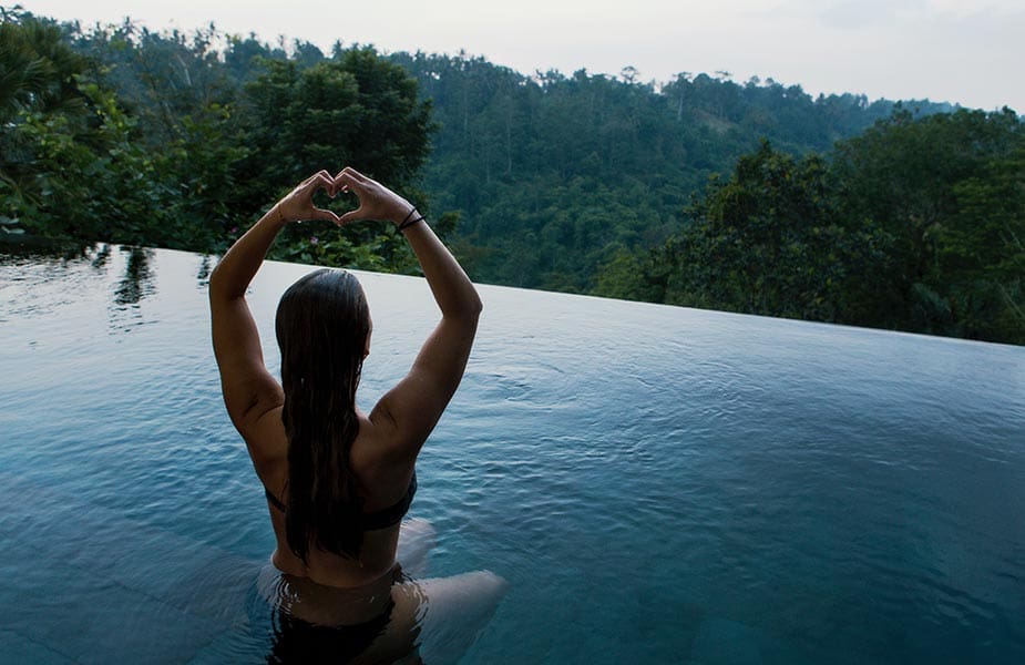 Spiritualiteit op Bali in het zwembad