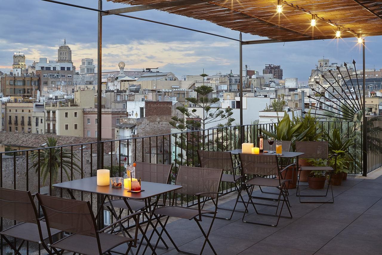 Dakterras van het op een na best beoordeelde hotel in Barcelon, Casa Camper