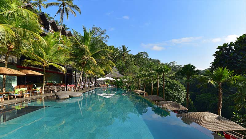 Genieten van dit Bali restaurant met infinity pool