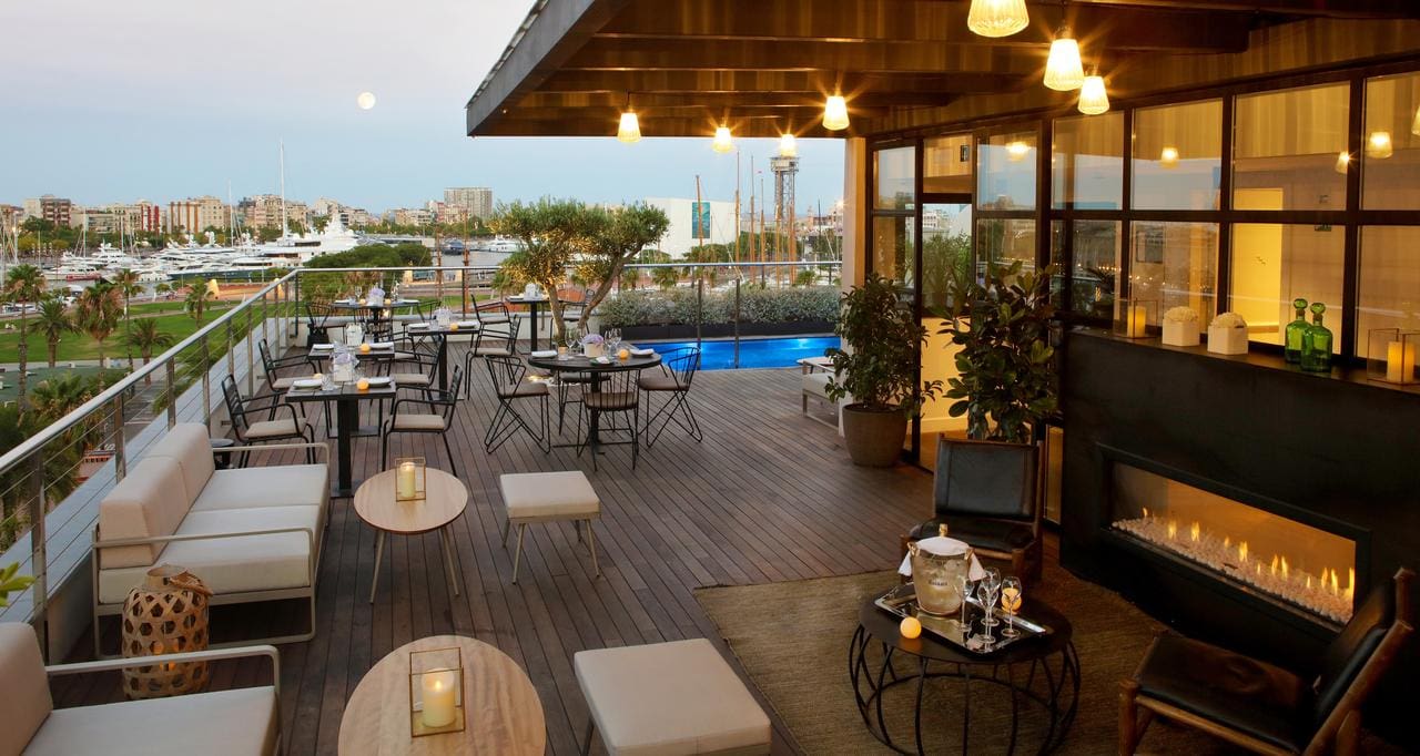 Een van de mooiste dakterrassen van de best beoordeelde hotels in Barcelona,  Hotel The Serras