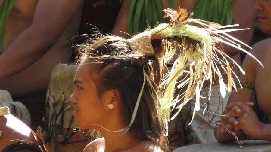 Polynesische vrouw met bijzonder haar