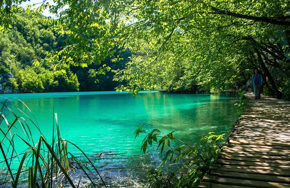 Avontuurlijk wandelen in Kroatie langs dit meer