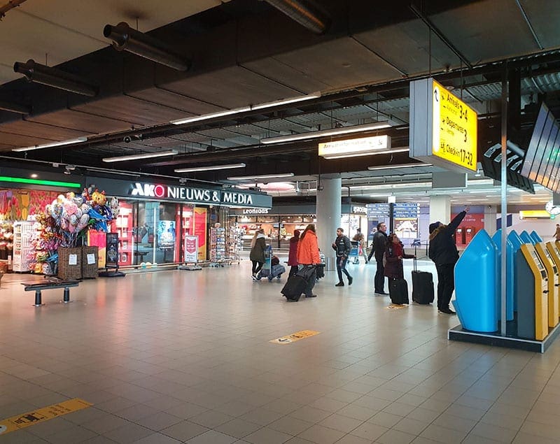 Winkel stationshal Schiphol