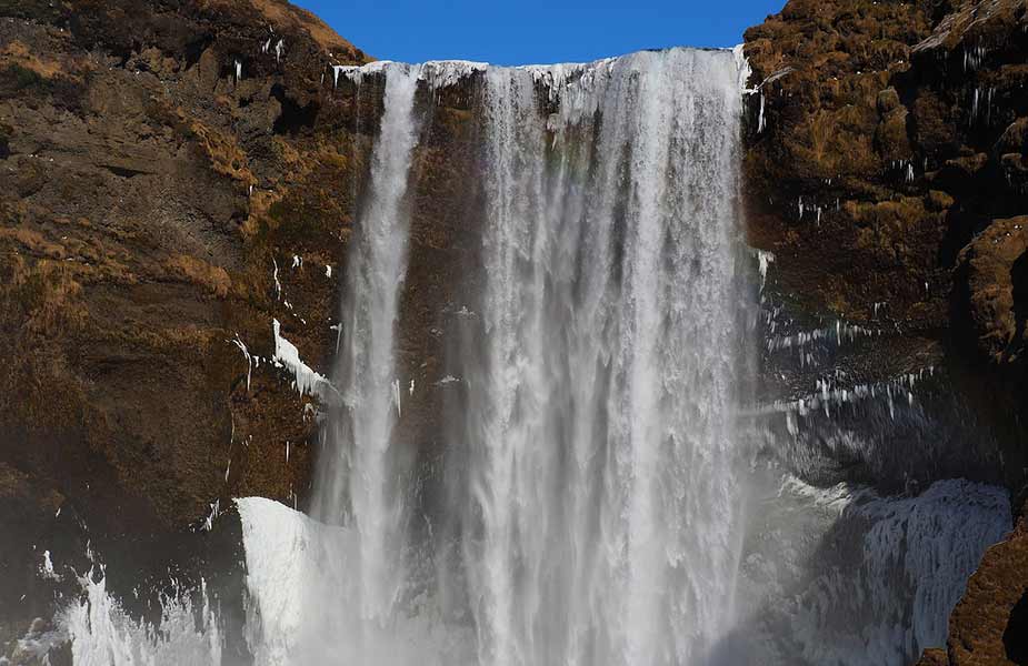 De mooie Skogafoss waterval in IJsland