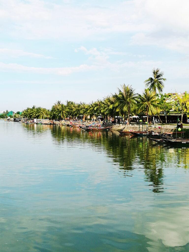 water in vietnam met bootjes