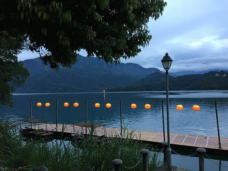 bezoek sun moon lake tijdens reis naar taiwan