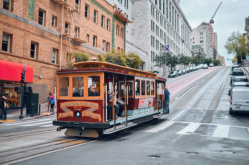 neem een cable car in san francisco