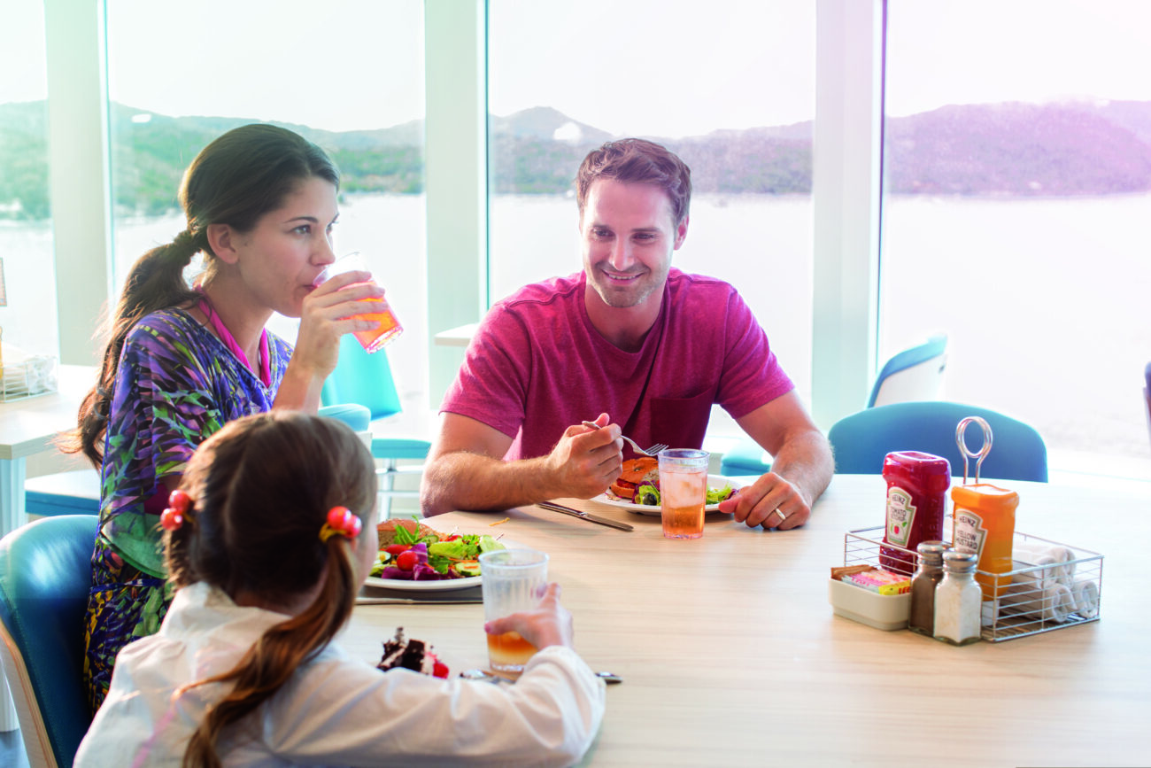 Ontbijtbuffet op zee