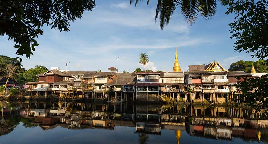 Het oude centrum aan de rivier in Chanthaburi