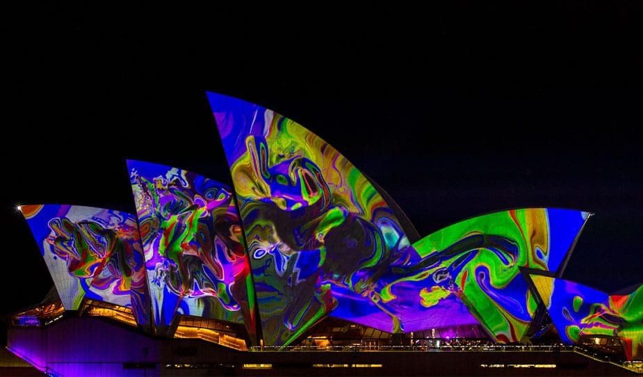 Het prachtig verlichte Opera House in Sydney