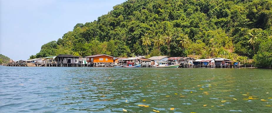 Salakkok Fishing Village op Koh Chang, een van de mooie eilanden in Thaiiland