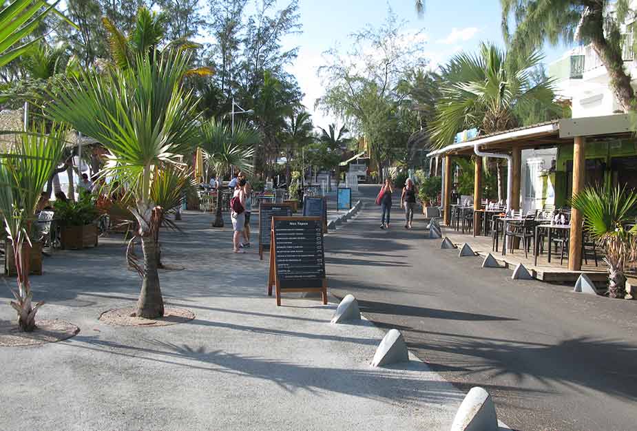 Terrassen en restaurants bij Plage de Boucan Canot