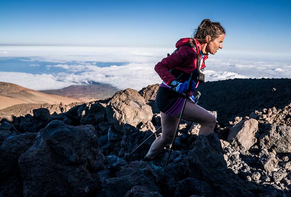 Actieve hiker in het landschap van Tenerife