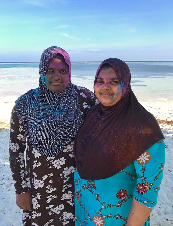 Vrouwen in lokale kleding op Maafushi