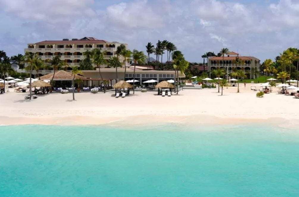 Strand voor hotel Bucuti Aruba