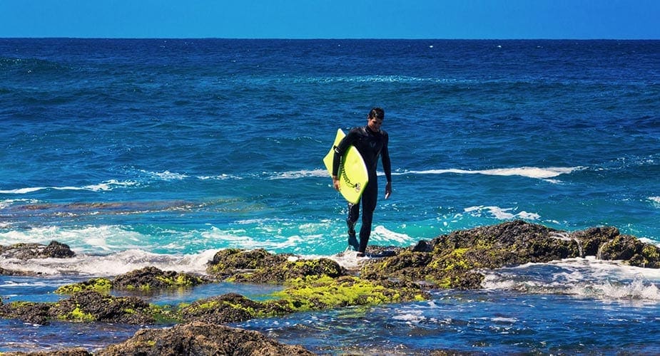 Een bodyboarden op Tenerife