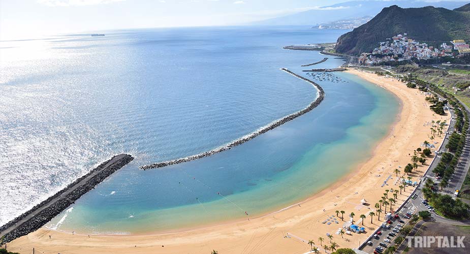 Het strand van Playa de las Teresitas