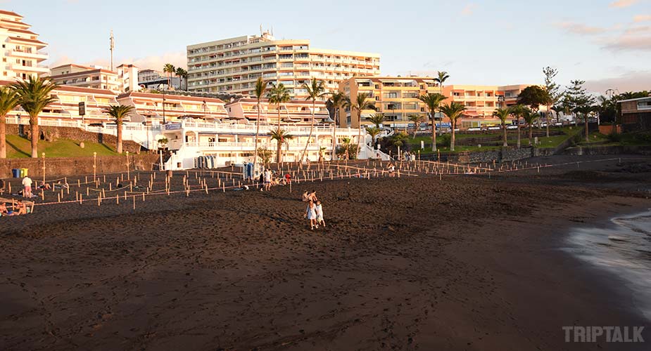 Zandstrand van Playa de la Arena in Puerto de Santiago