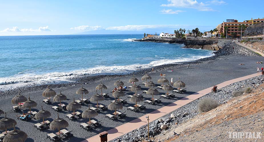 Het strand van Playa de Enramada in La Caleta