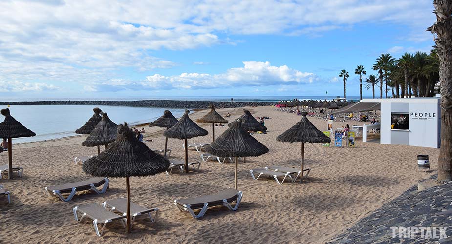 Strandbar bij Playa del Camison