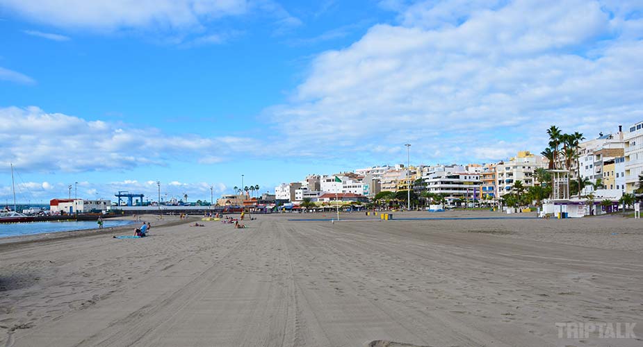 Het zandstrand van Los Cristianos