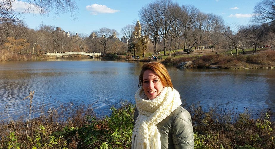 Ilona in Central Park overdag in New York