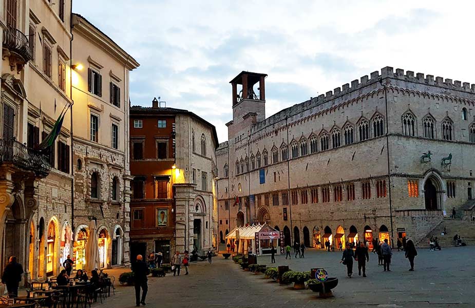 Het plein Piazza IV Novembre in Perugia in Italie