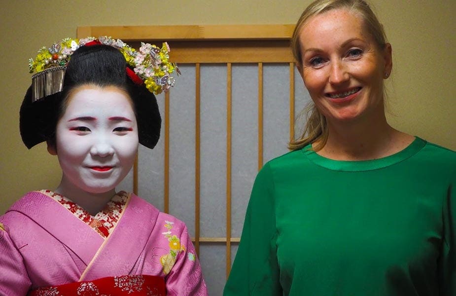 Sandra in Japan met een Geisha